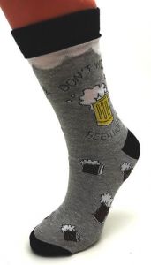 Veselé bavlněné ponožky šedo-černé - vpletený obrázek piva a malých piv | | vel. 39 - 42, vel. 43 - 46